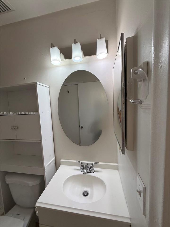 5143 Sw 140th Pl #5143 - Photo 7 of 8