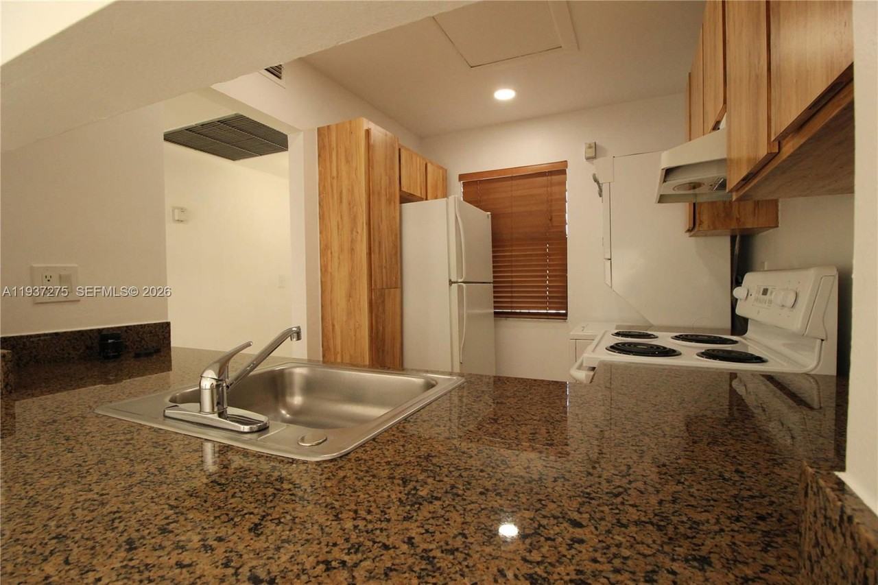 7668 Sw 152nd Ave #2-210 - Photo 5 of 8