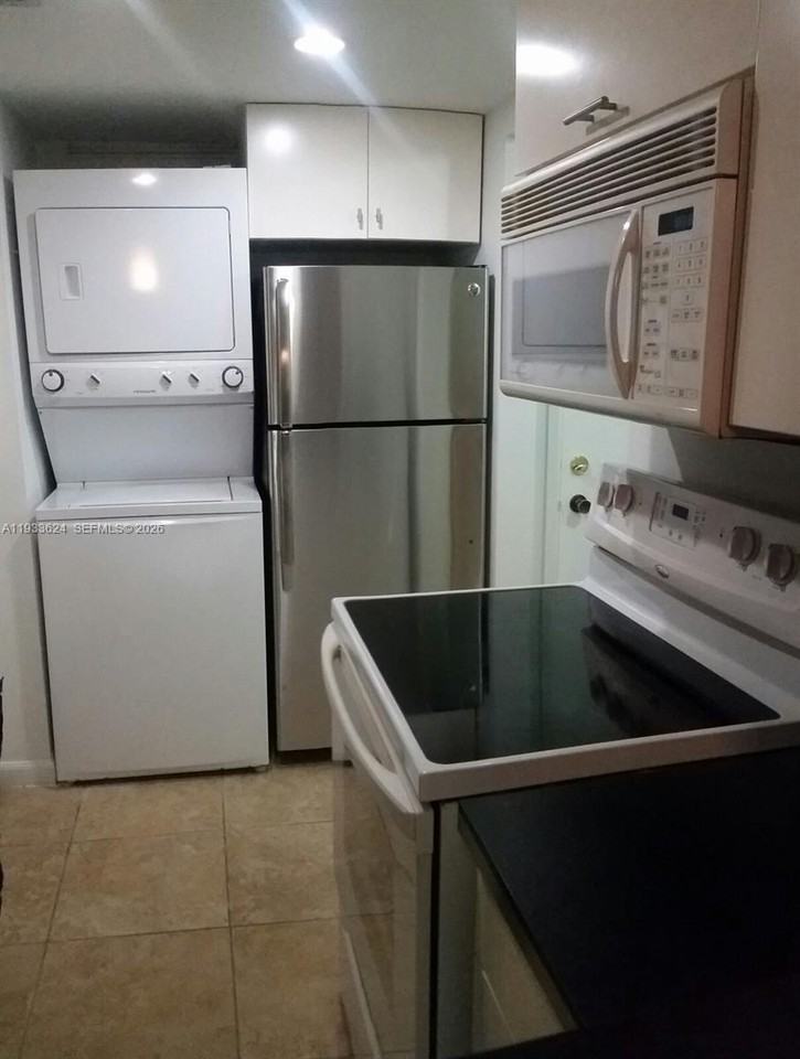 3702 Ne 171st St #8 - Photo 6 of 8