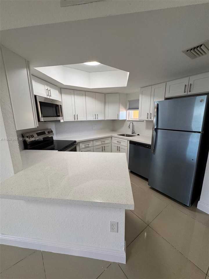 8205 Lake Dr #501 - Photo 7 of 8