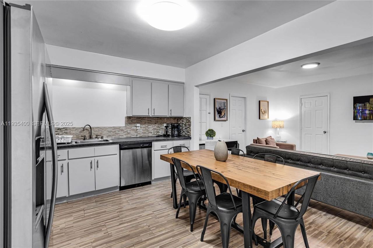 977 Sw 10th St #927 - Photo 4 of 8