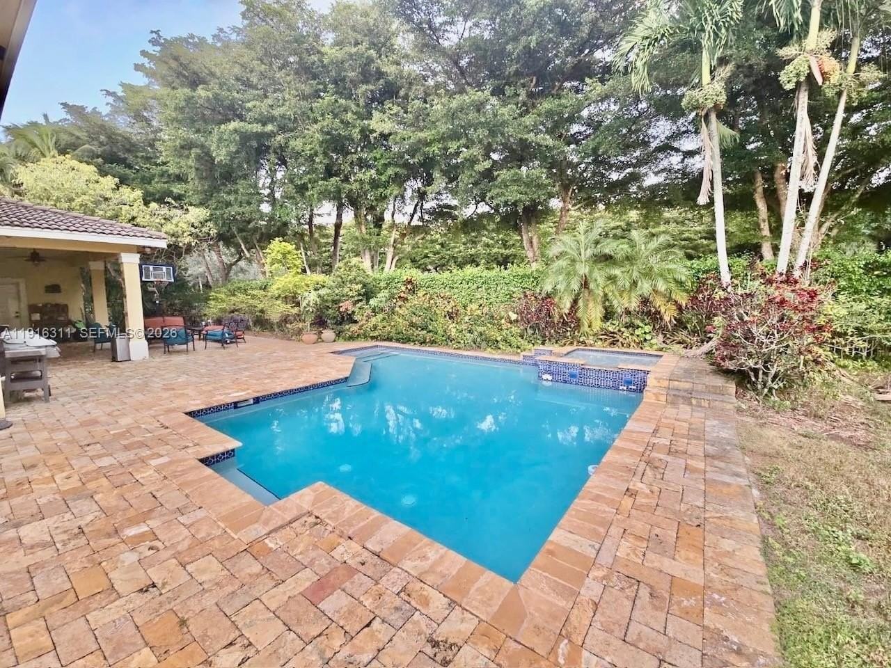 2019 Harbor View Cir - Photo 2 of 29