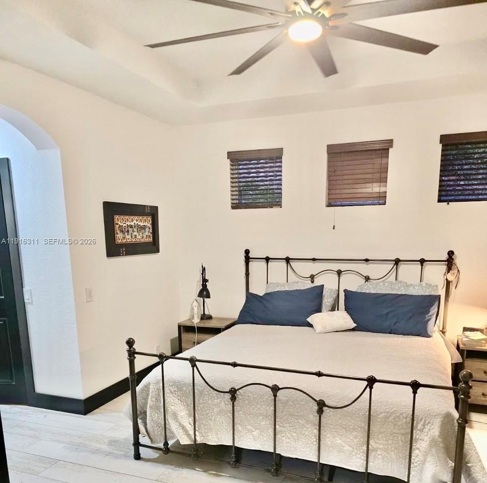 2019 Harbor View Cir - Photo 3 of 29