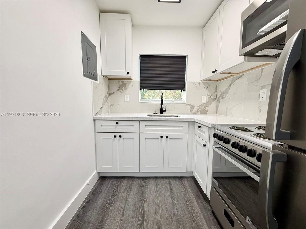 1845 Dixieanna St #2 - Photo 2 of 12