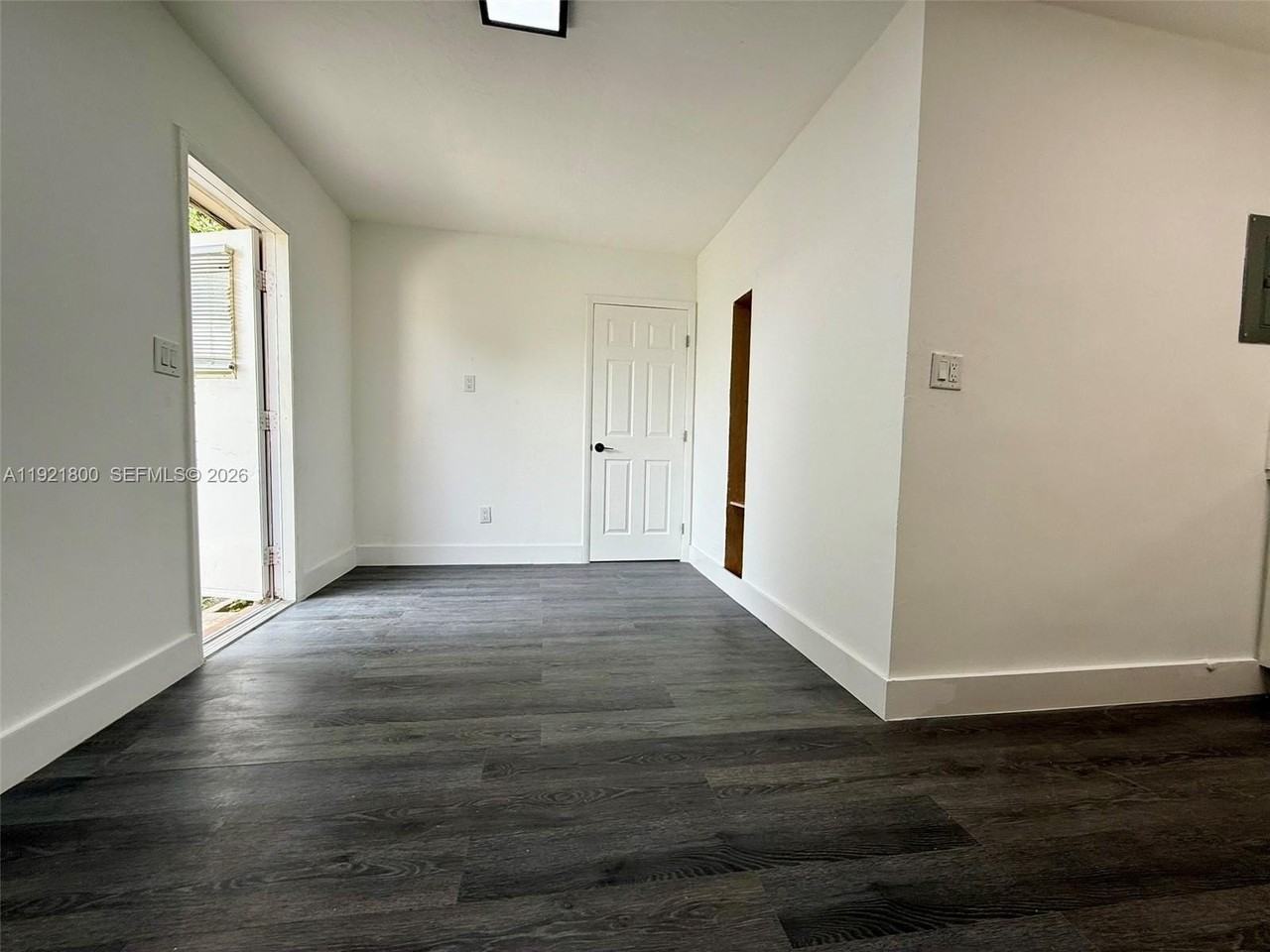 1845 Dixieanna St #2 - Photo 6 of 12