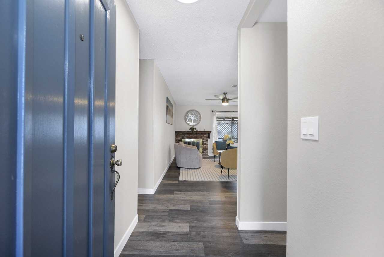 La Salle Ct - Photo 2 of 12