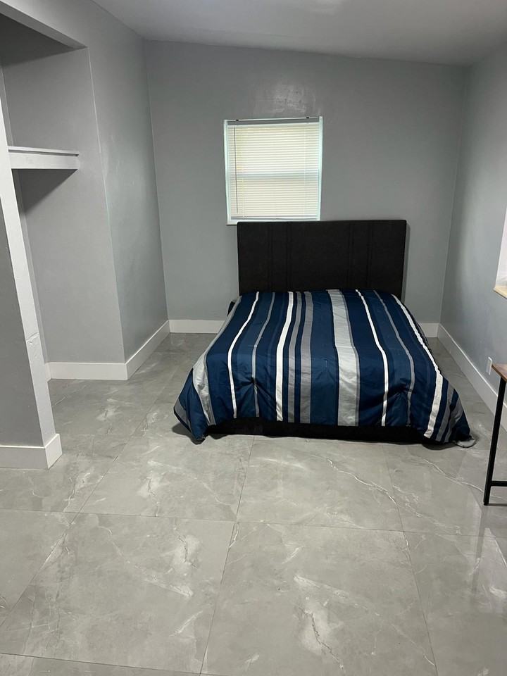 Nw 16th St - Photo 3 of 6