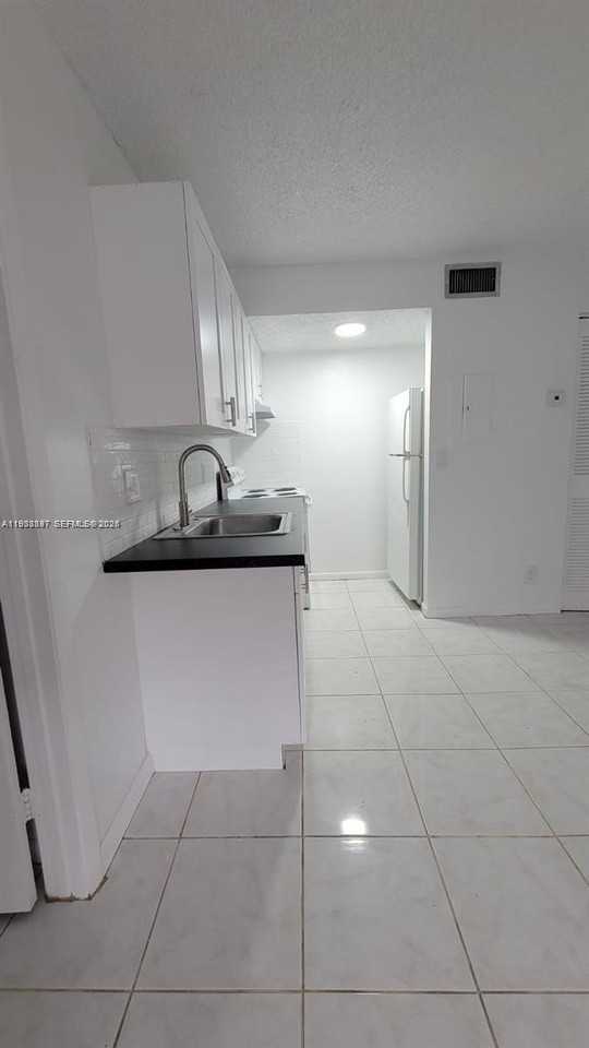 2042 Nw 43rd Ter #1 - Photo 2 of 10