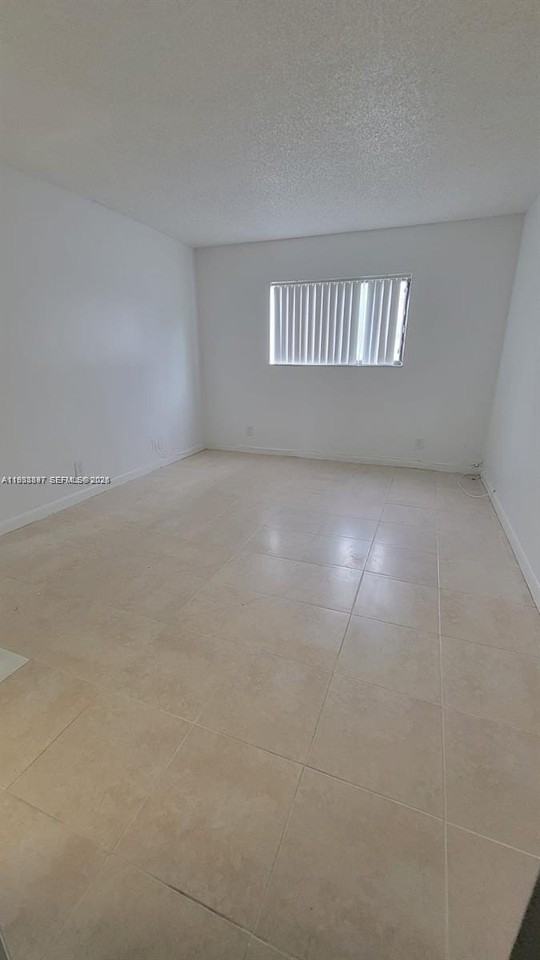 2042 Nw 43rd Ter #1 - Photo 3 of 10