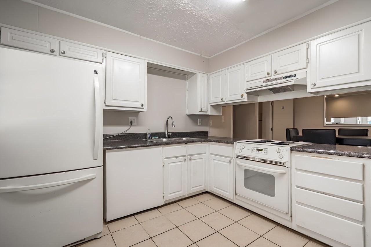 Knighton Dr - Photo 2 of 10