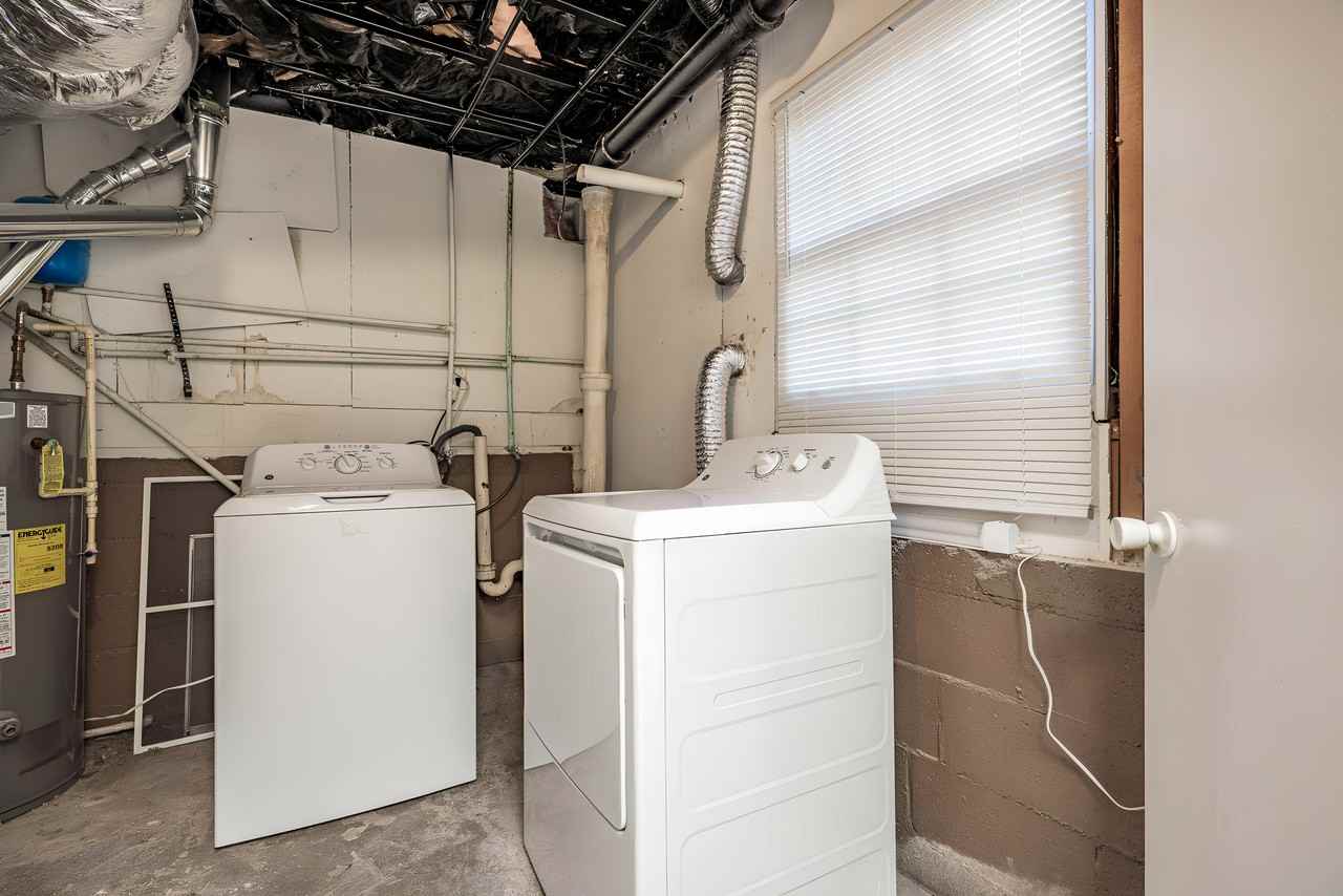 Knighton Dr - Photo 4 of 10