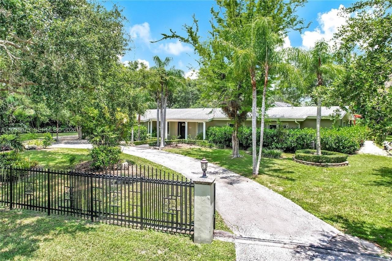 6551 Sw 126th St - Photo 2 of 30