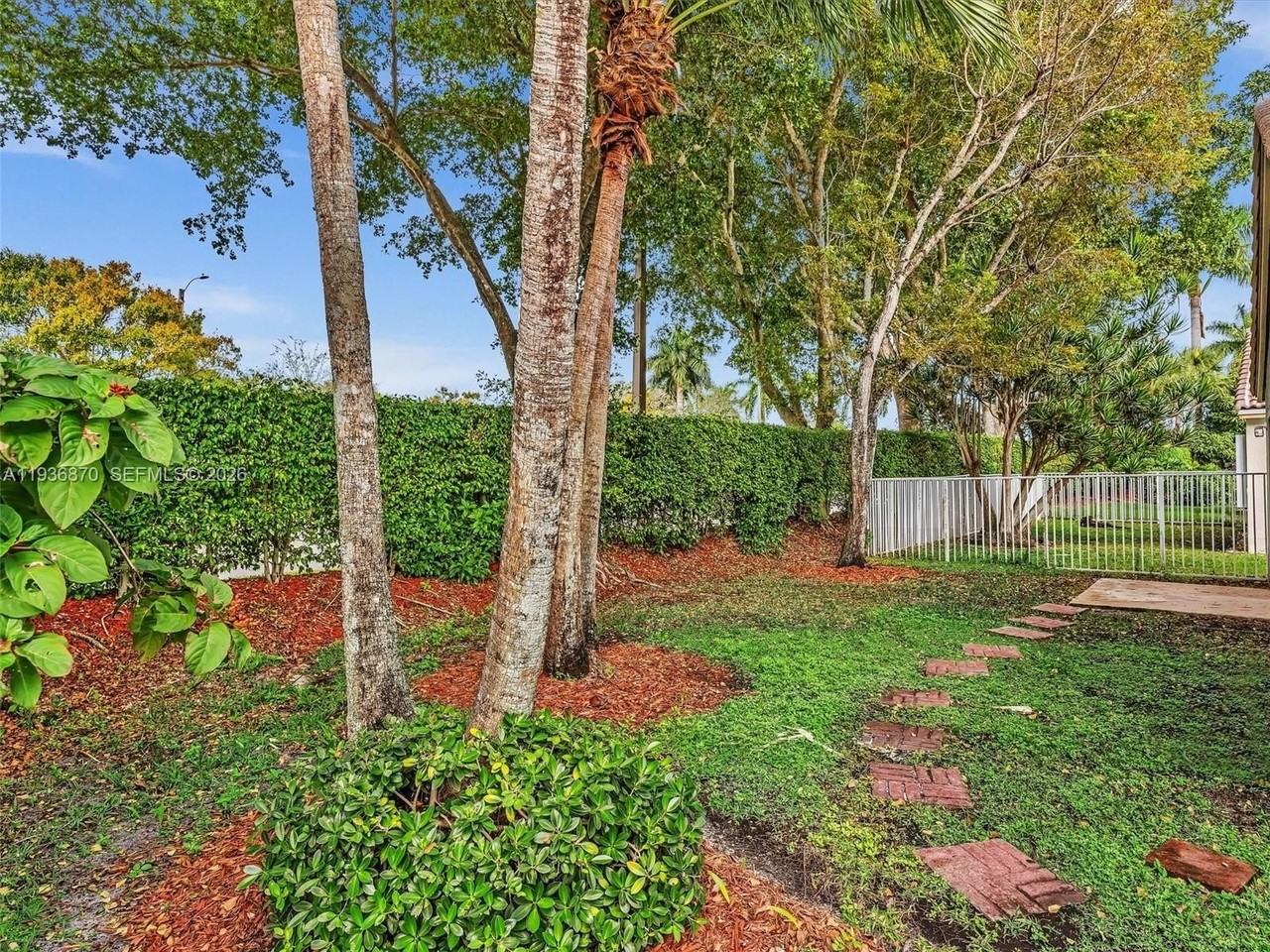 4147 Sapphire Ter - Photo 2 of 43