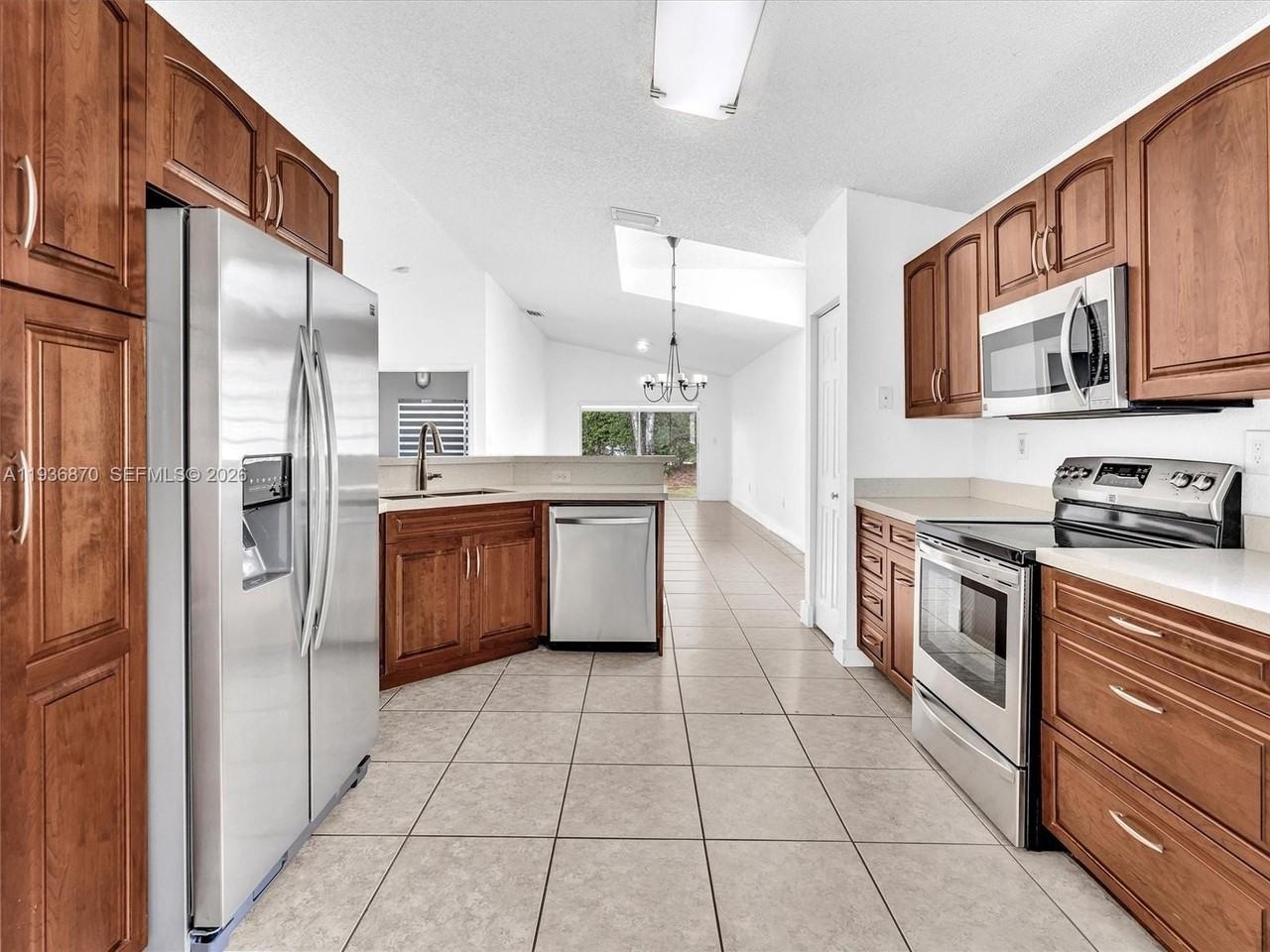 4147 Sapphire Ter - Photo 7 of 43