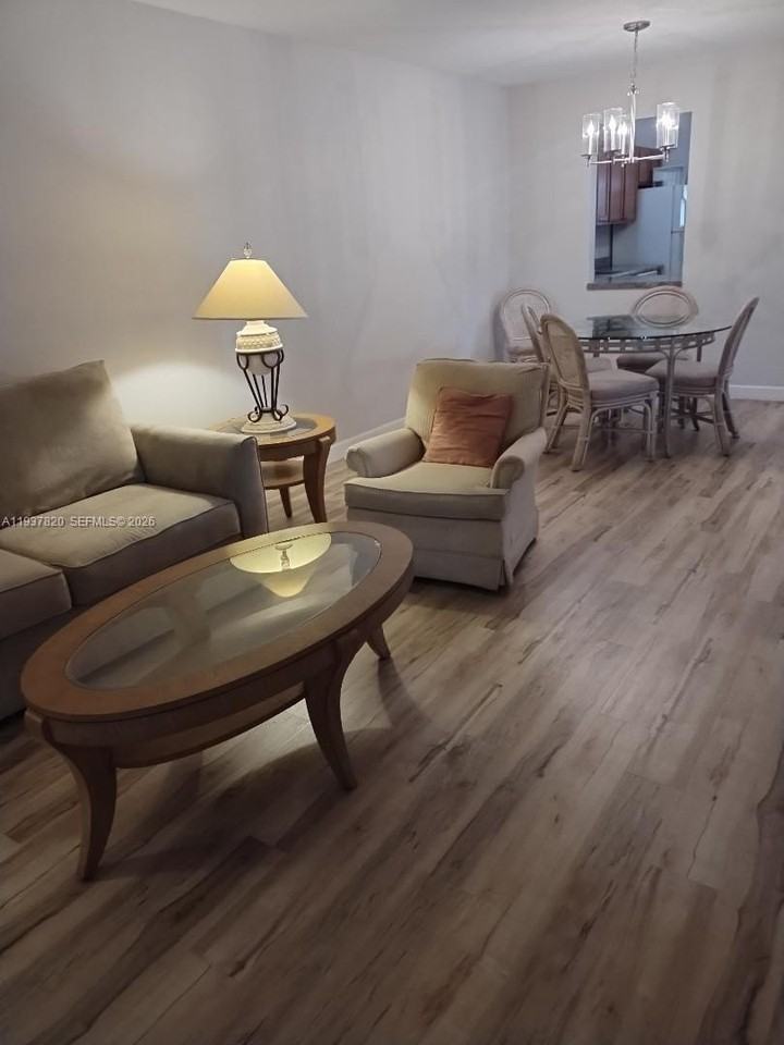 2440 Sw 81st Ave #402 - Photo 4 of 9