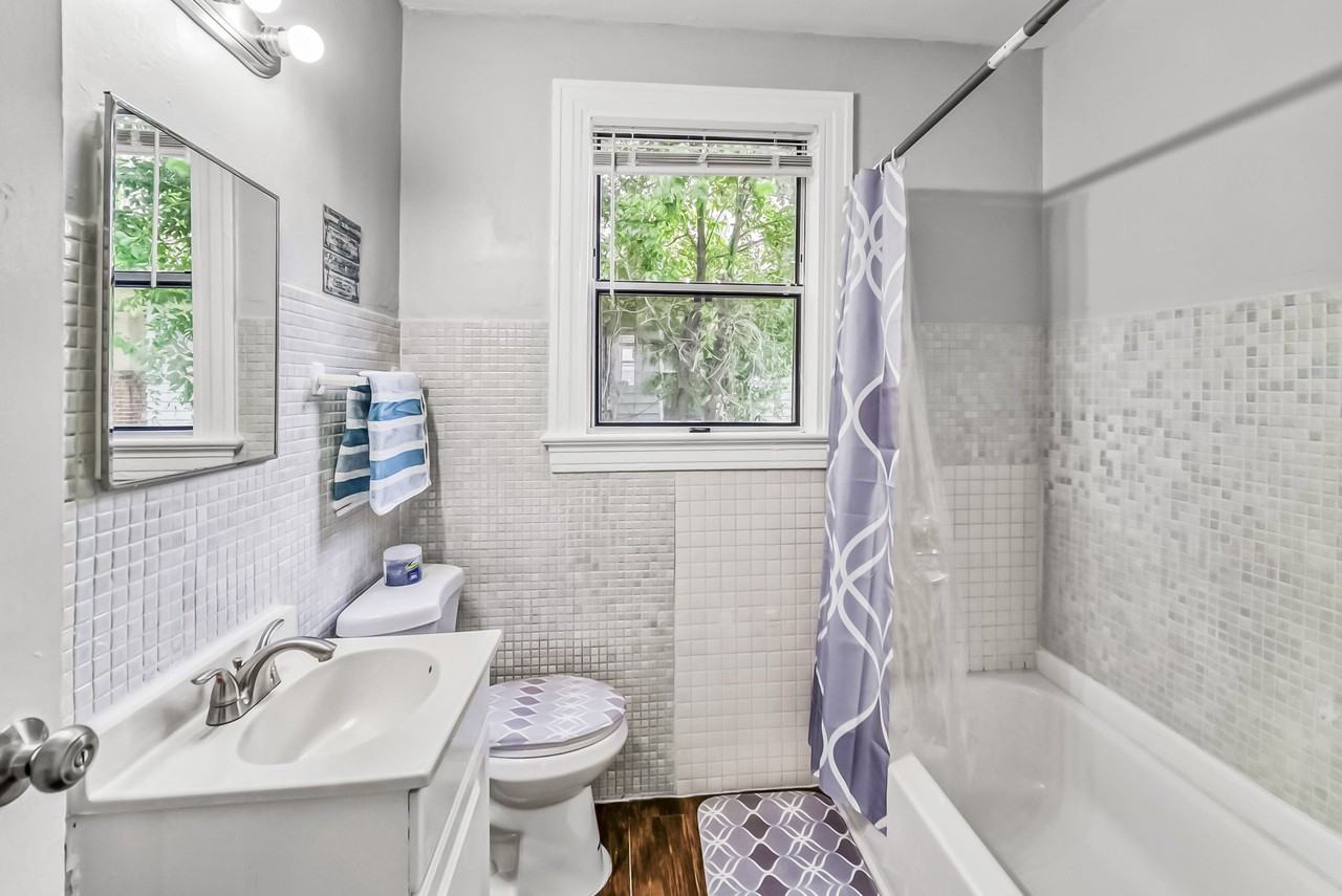 E 32nd St - Photo 4 of 39