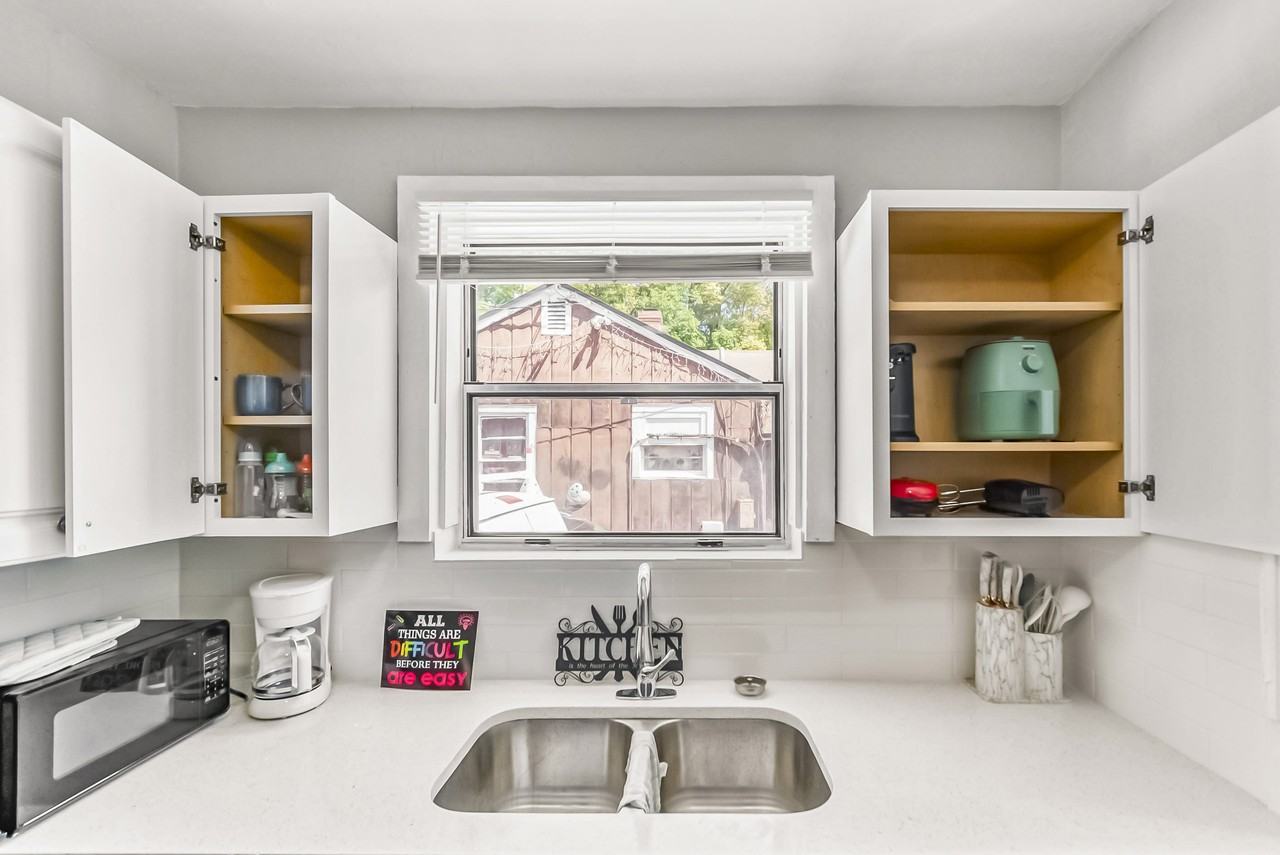 E 32nd St - Photo 6 of 39