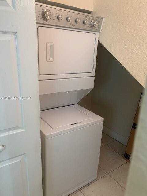 2945 Coconut Ave #2 - Photo 6 of 10