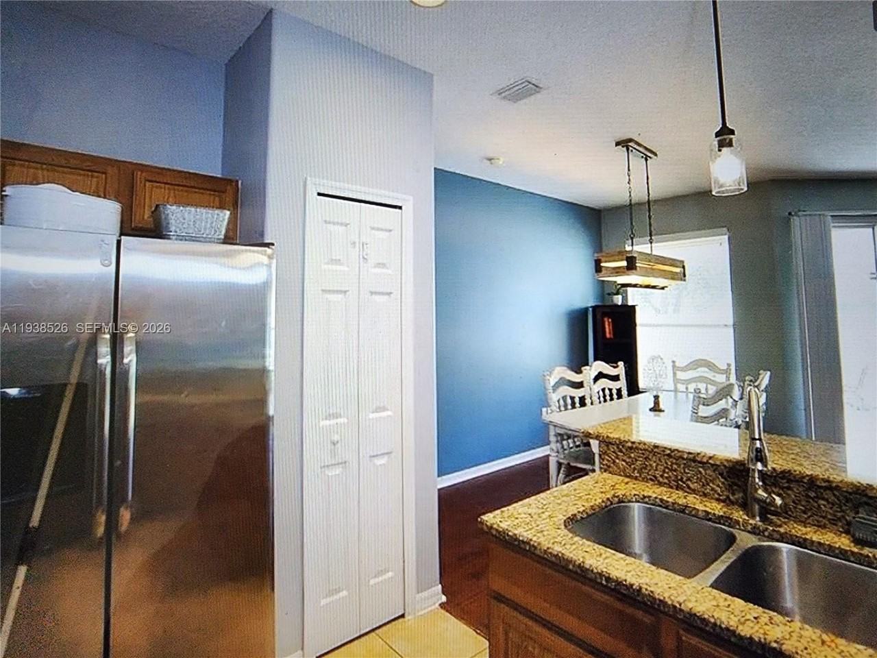 4245 Settlers Ct - Photo 7 of 18