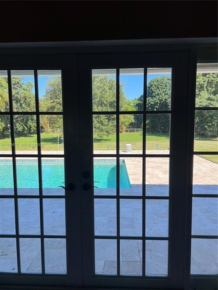 11501 Sw 3rd St - Photo 6 of 16