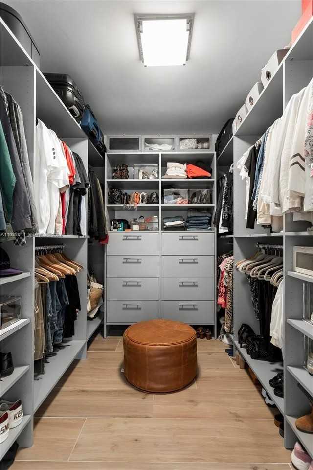 7825 Sw 72nd Ave - Photo 7 of 30