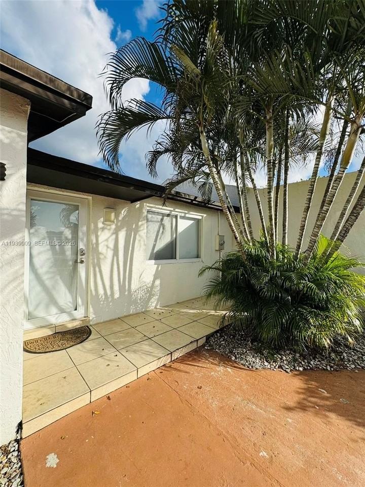 19721 Nw 52nd Ct #19721 - Photo 2 of 21