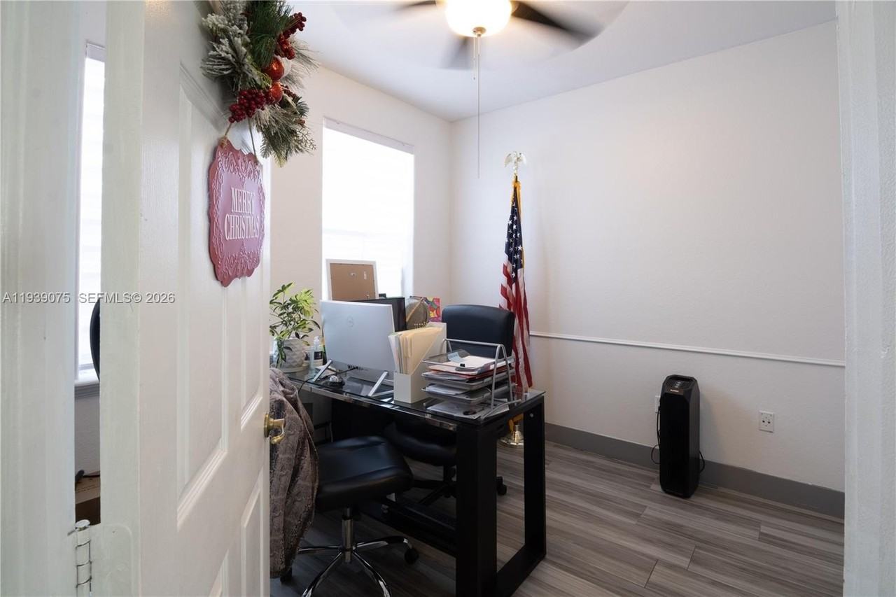 5580 Nw 107th Ave #1214 - Photo 5 of 27