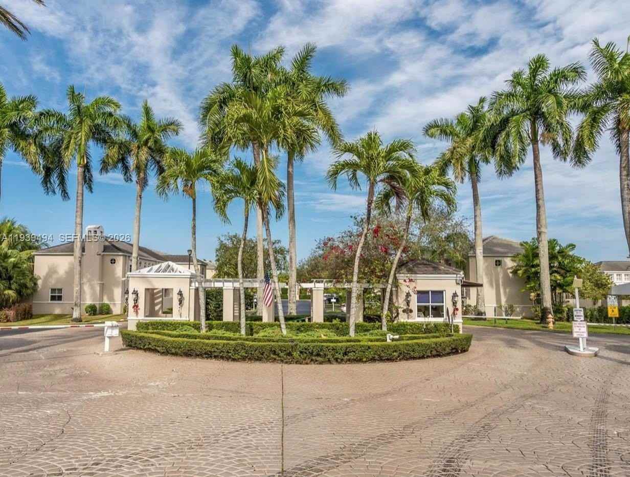 6950 Sw 55th Ter E - Photo 2 of 16