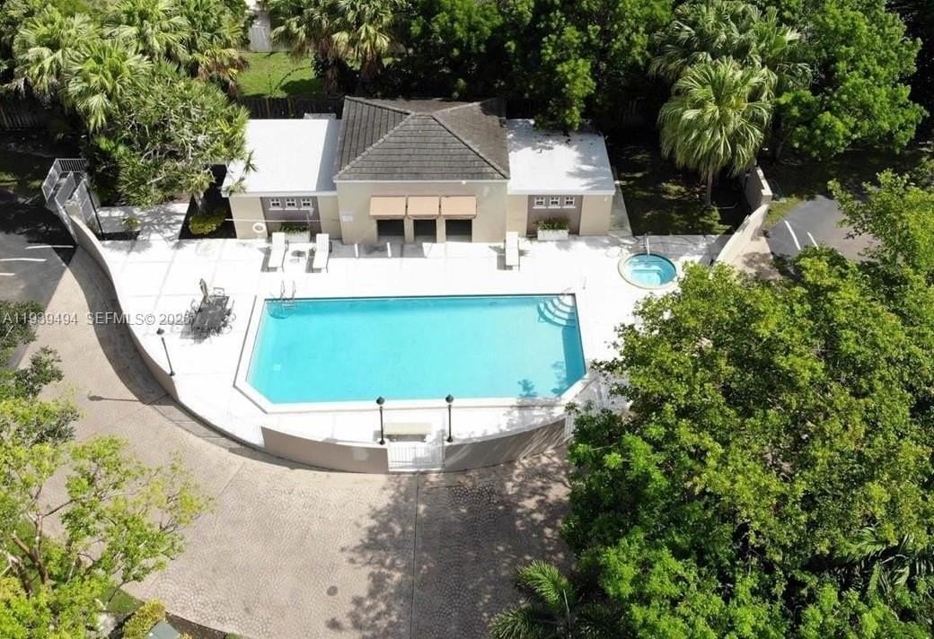 6950 Sw 55th Ter E - Photo 5 of 16