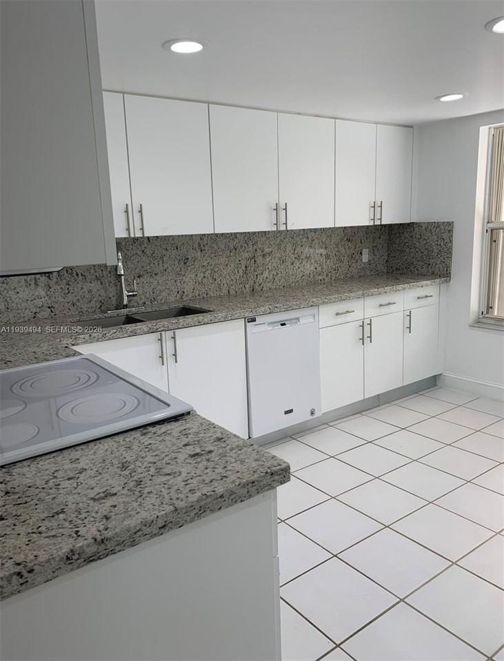 6950 Sw 55th Ter E - Photo 7 of 16