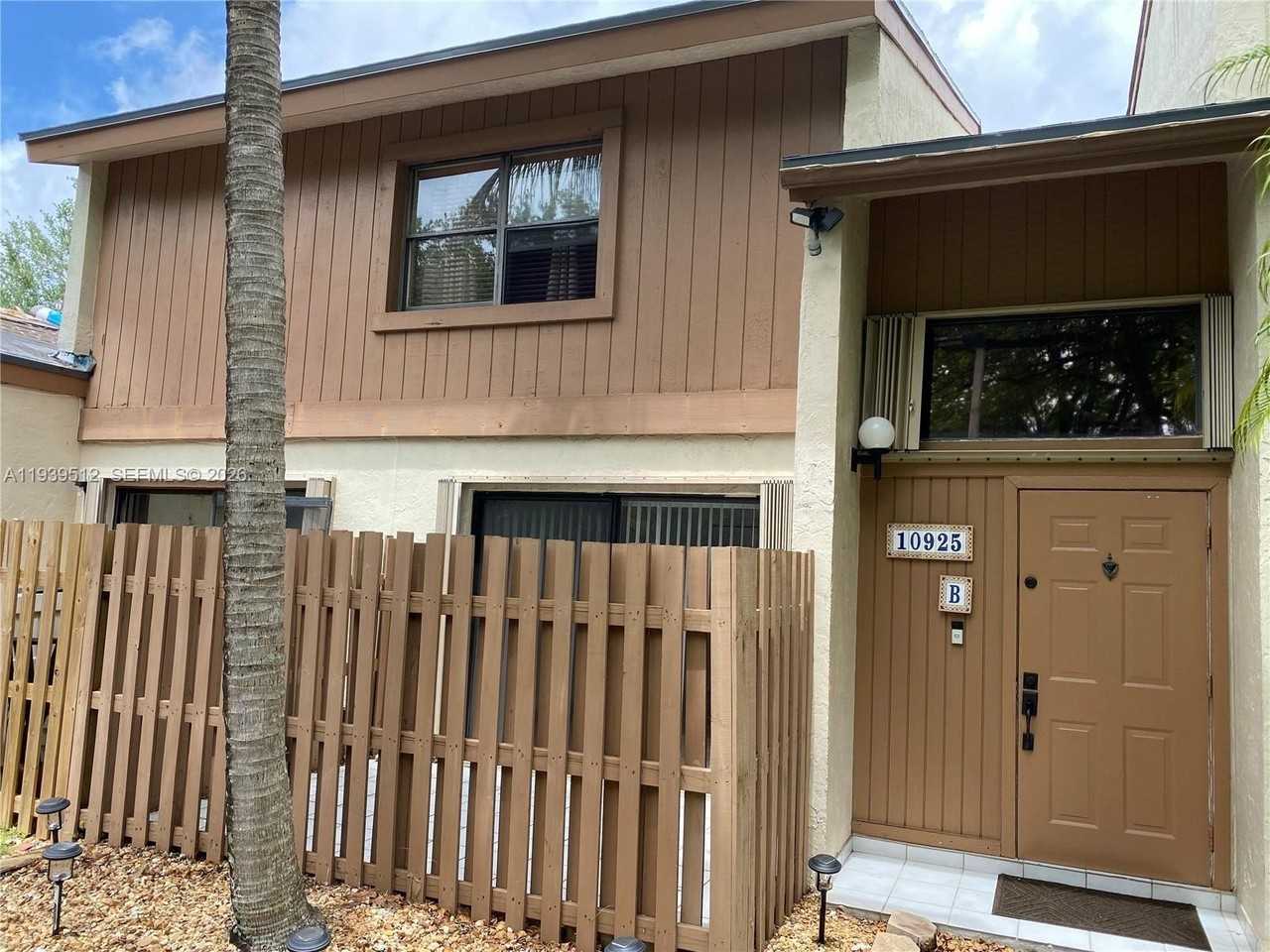 10925 Sw 113th Pl #72B - Photo 2 of 32