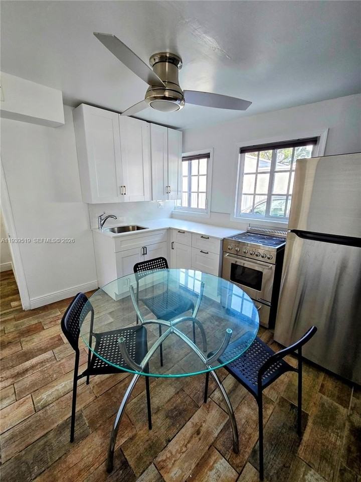 5565 Nw 24th Ave #0 - Photo 6 of 8