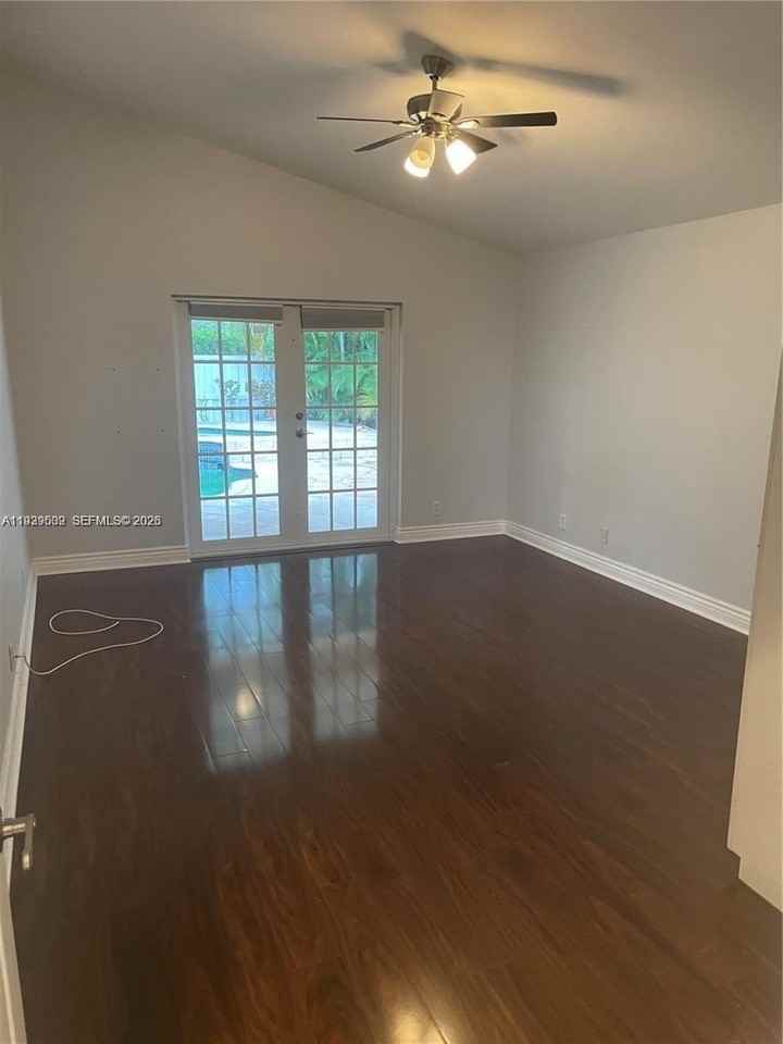 1552 Nw 135th Ave - Photo 7 of 36