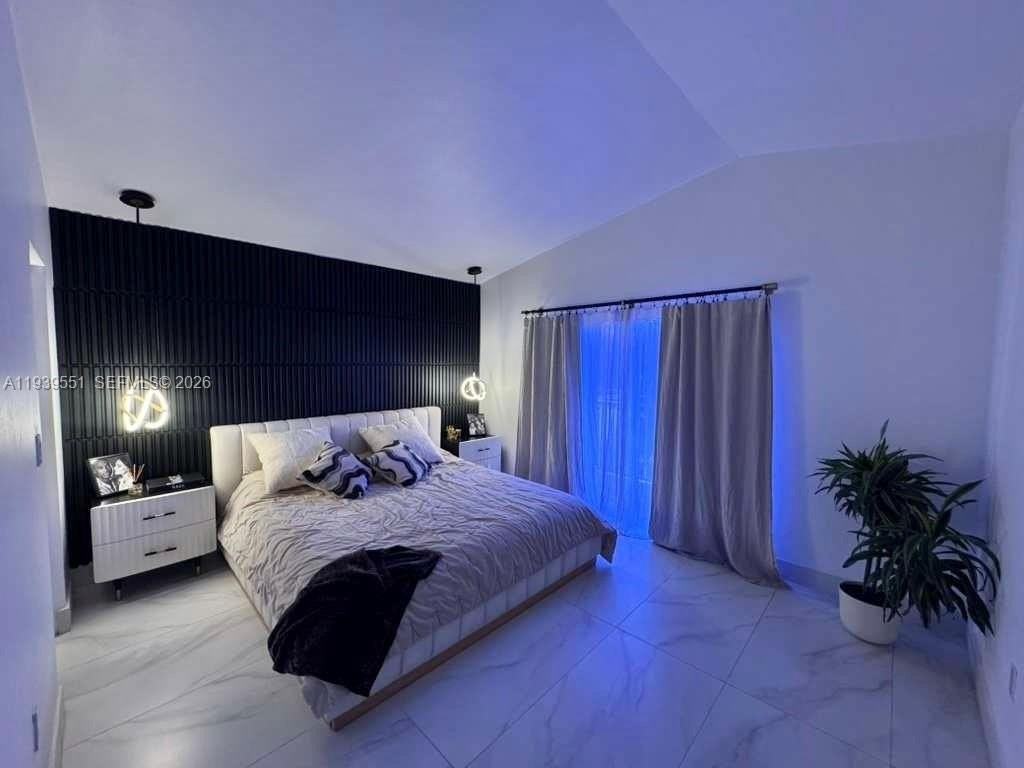 5239 Sw 153rd Ave - Photo 3 of 12