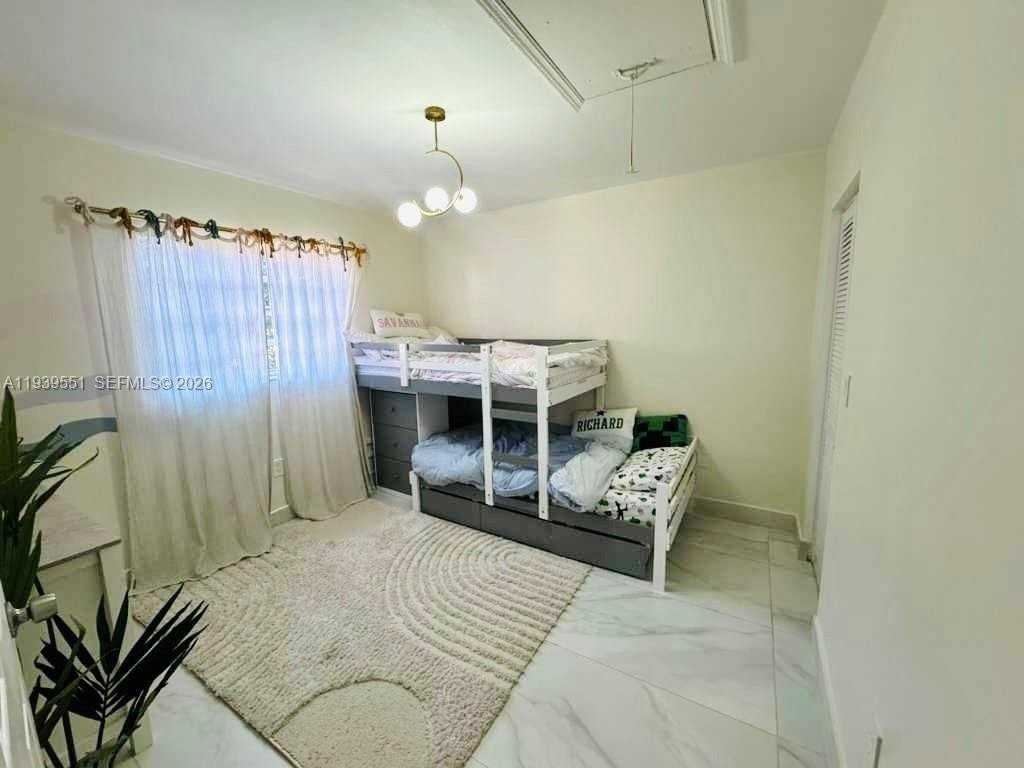 5239 Sw 153rd Ave - Photo 7 of 12