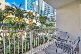 677 Ne 24th St #304 - Photo 1 of 1