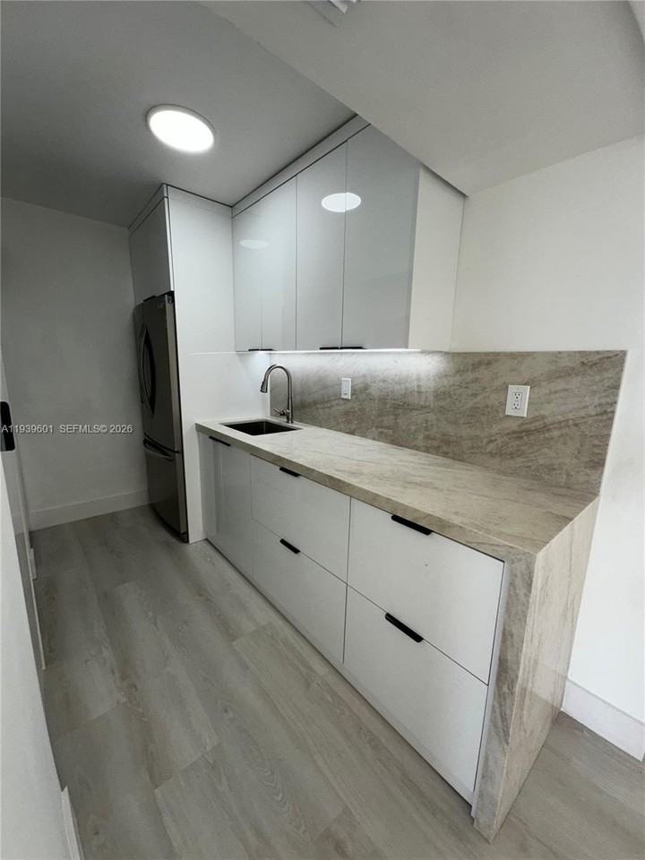 5055 Nw 7th St #801 - Photo 6 of 41