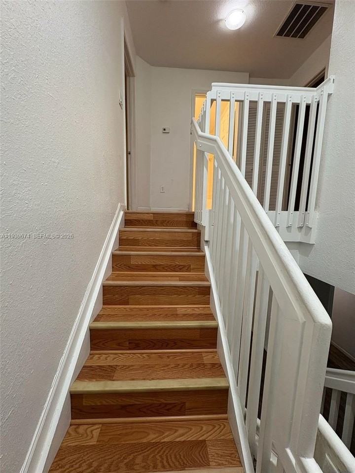 2615 Se 14th Ave #2615 - Photo 3 of 20