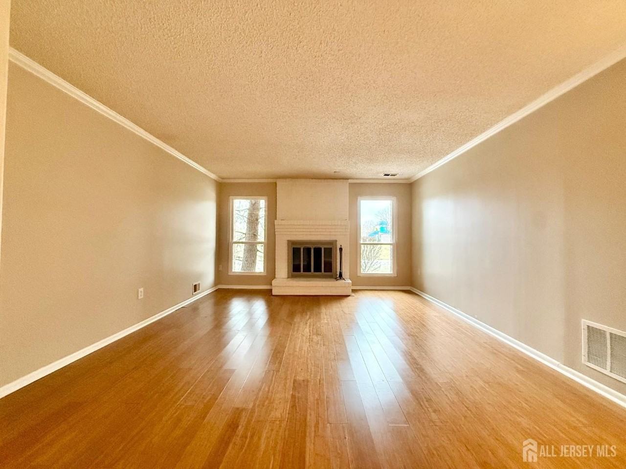 256 Willowbrook Dr - Photo 4 of 16