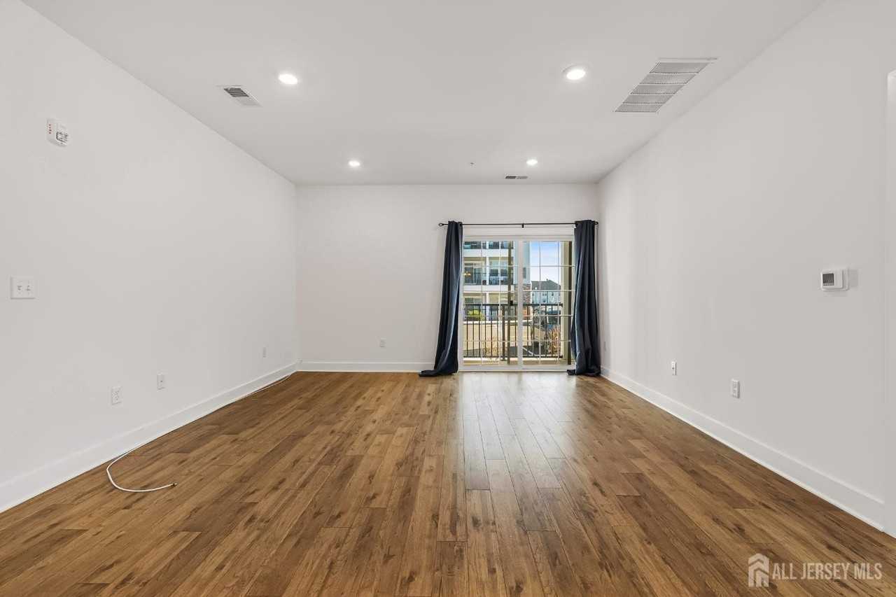 718 Stiller Ln - Photo 3 of 39