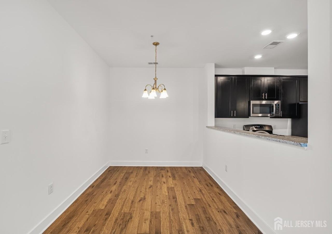 718 Stiller Ln - Photo 7 of 39