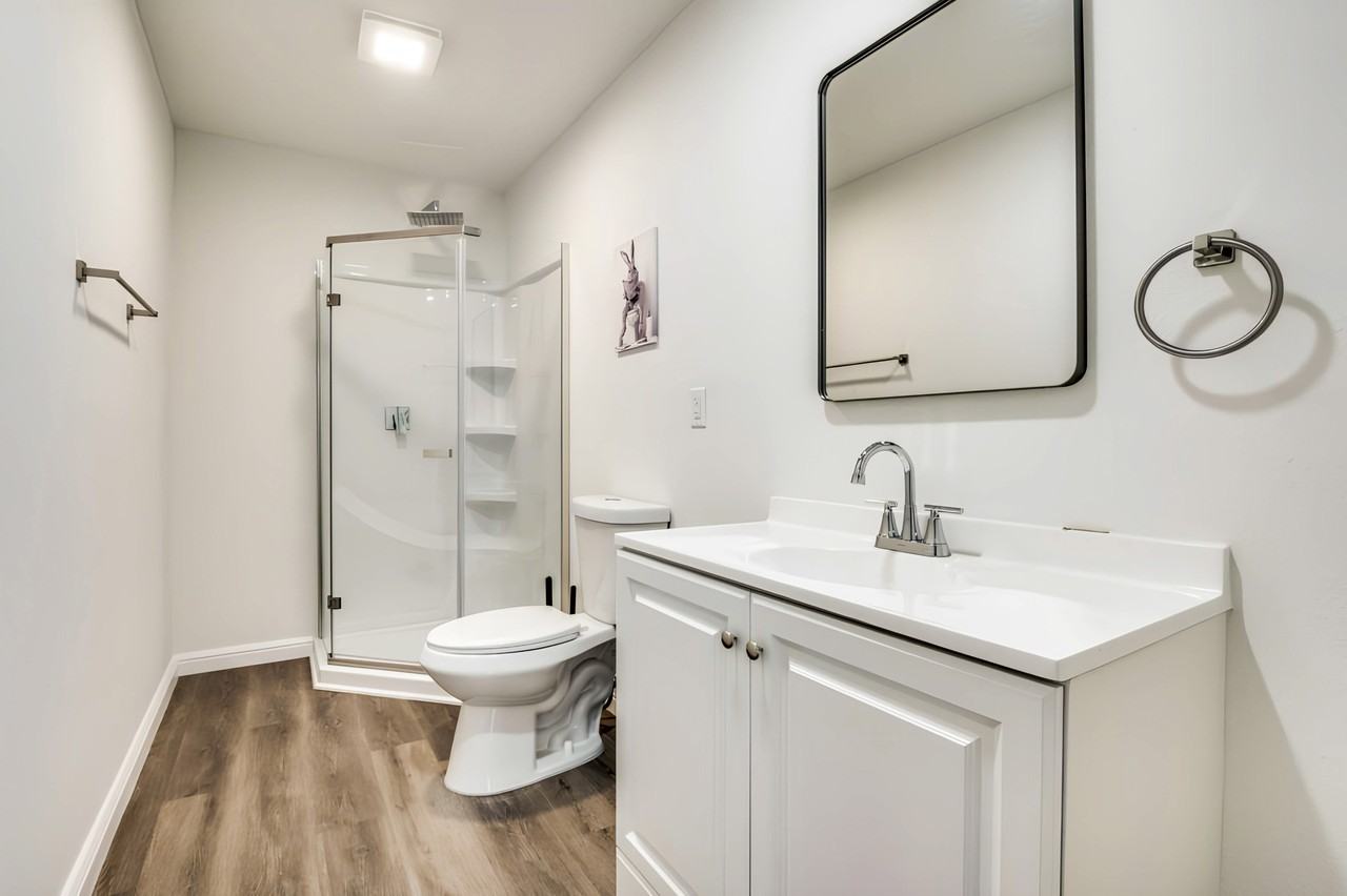 Maureen Dr - Photo 2 of 9