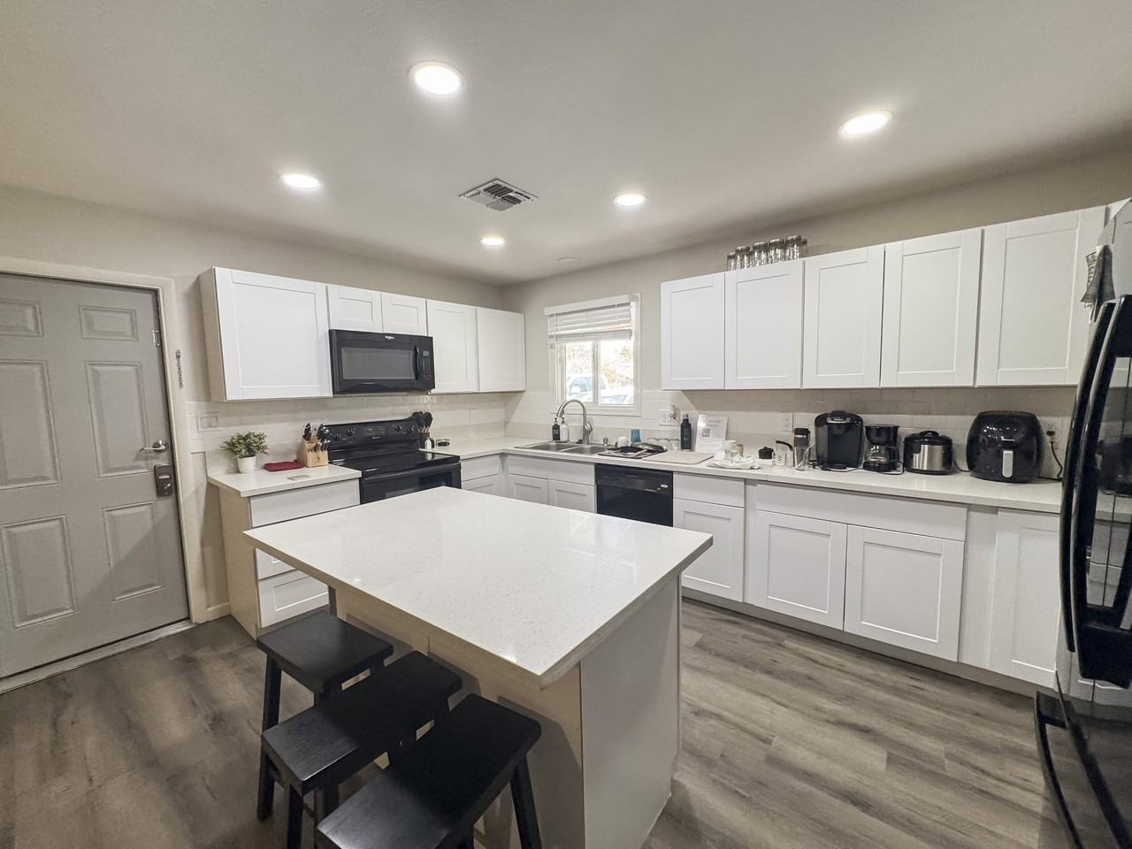 S Jentilly Ln - Photo 6 of 14