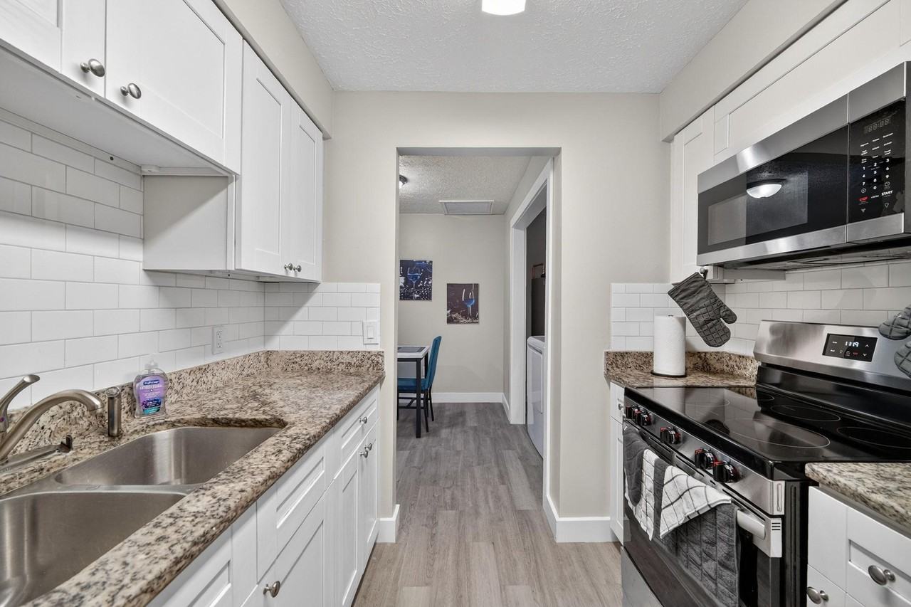 Phillips St - Photo 3 of 8