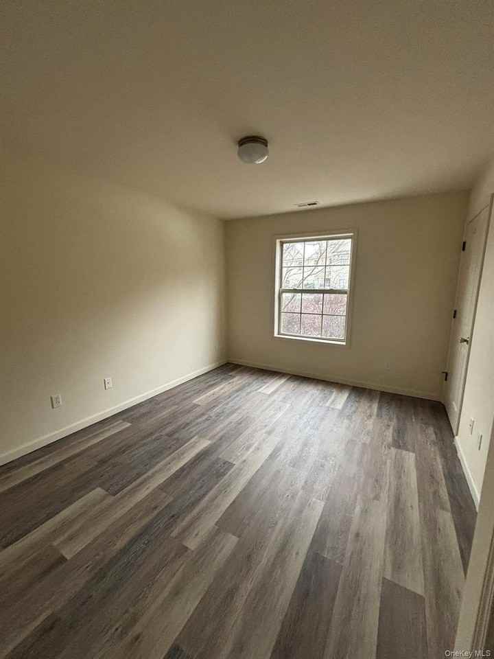 194 E Main St Apt 13 #13 - Photo 7 of 19