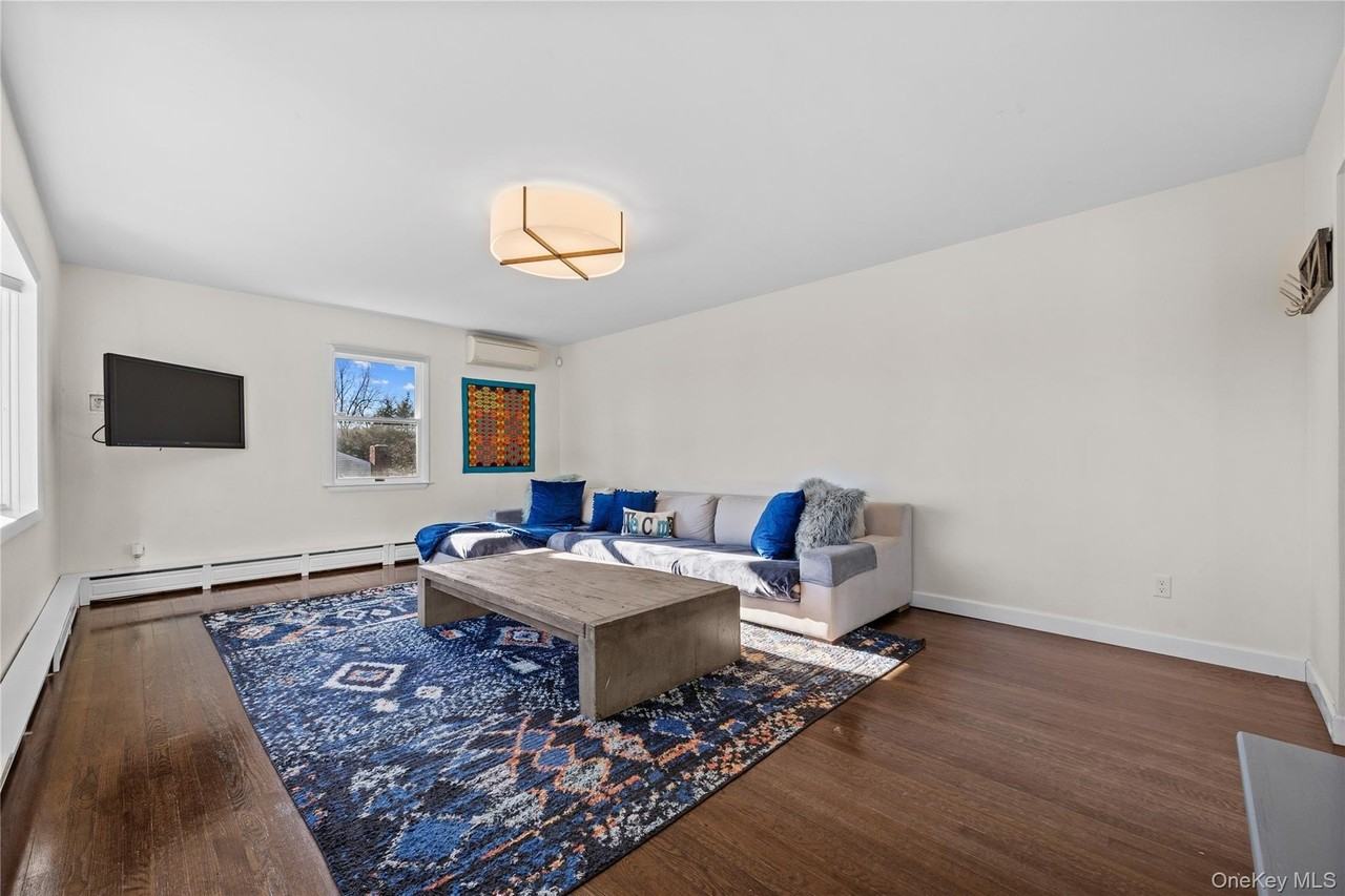 44 Oakridge Rd - Photo 2 of 17