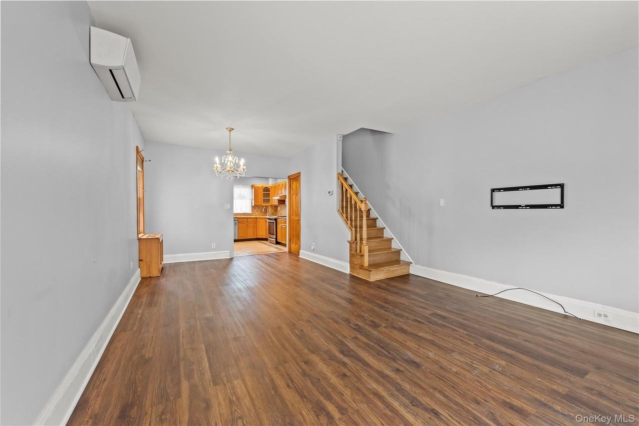 24439 89th Ave - Photo 2 of 12