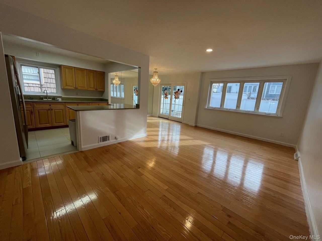 22522 59th Ave - Photo 4 of 14