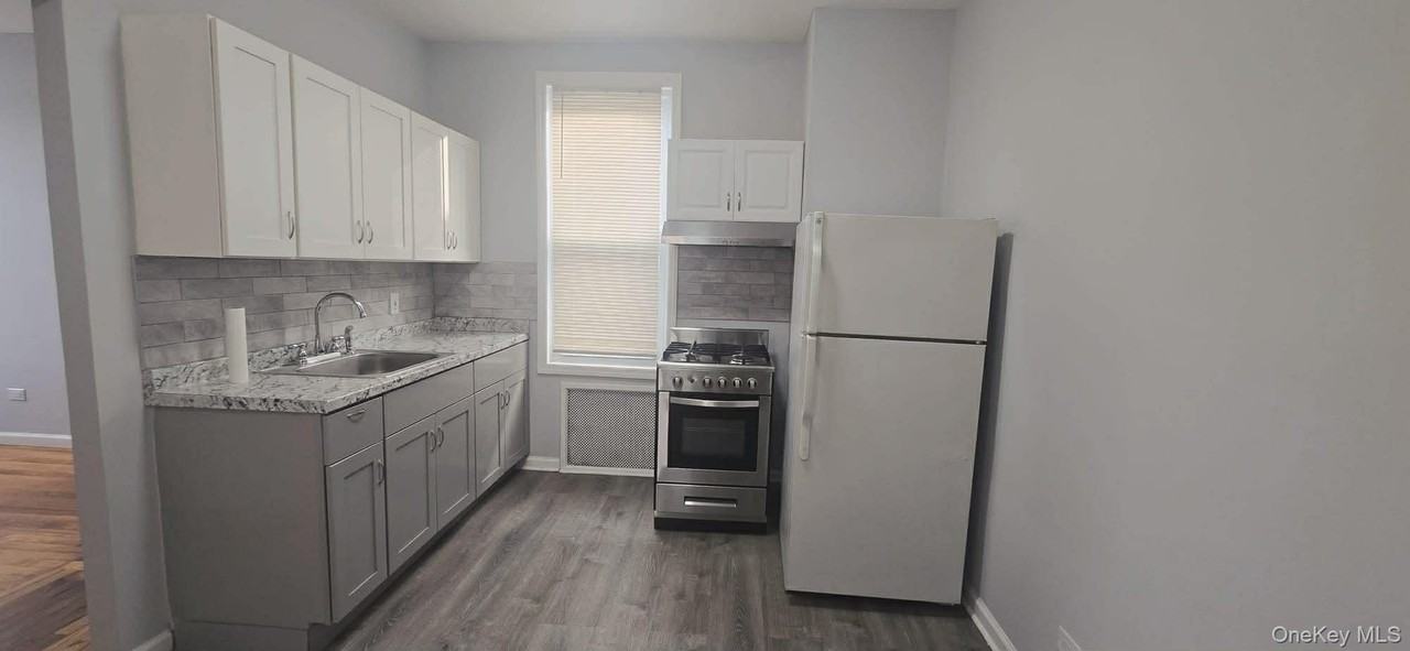 9743 105th St Unit 2 #2 - Photo 5 of 8