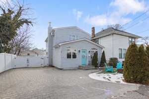 featured image of 6 Charles Pl